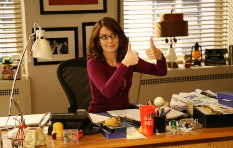 liz-lemon-30-rock-tina-fey-desk-e1377713340888